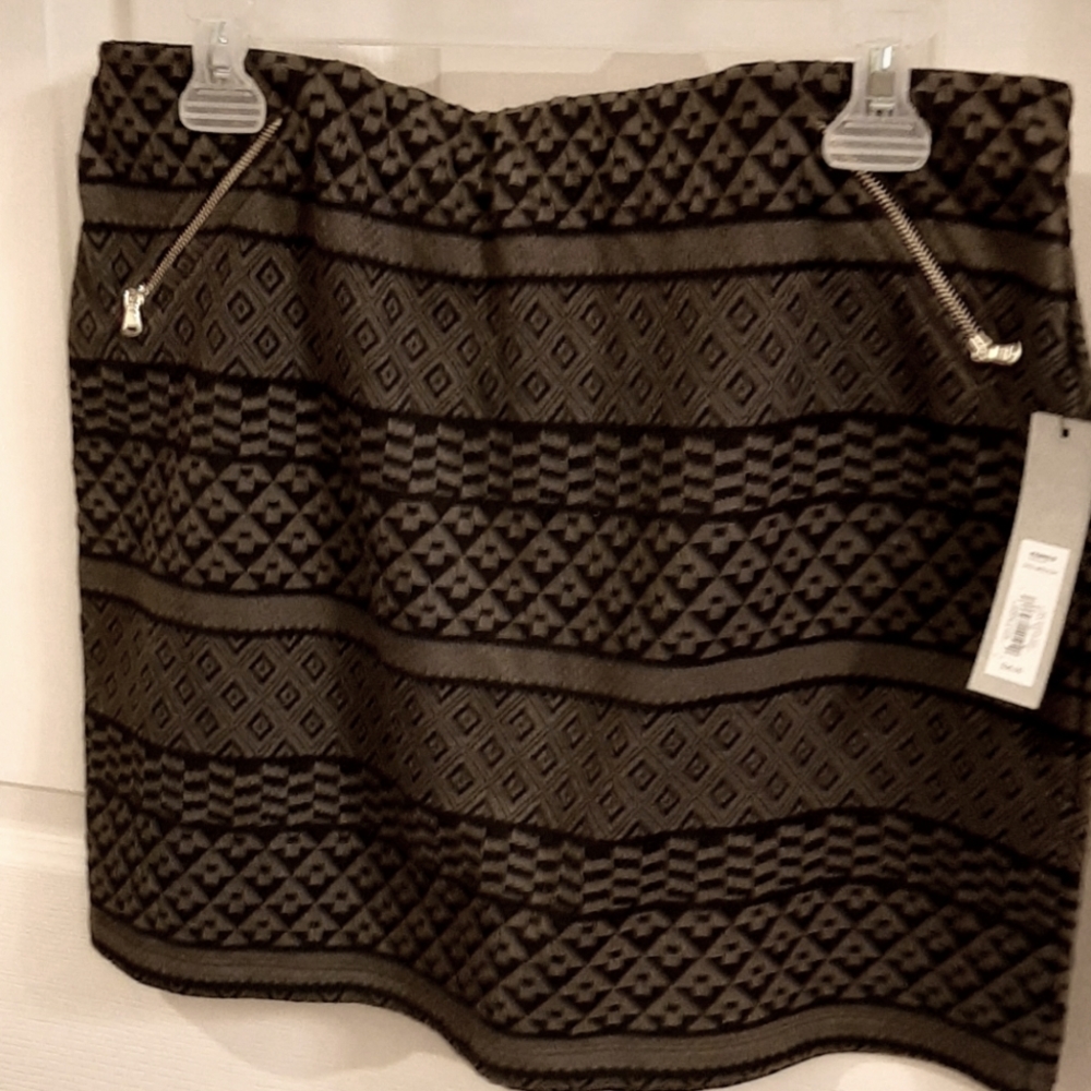 Apt 9 skirt